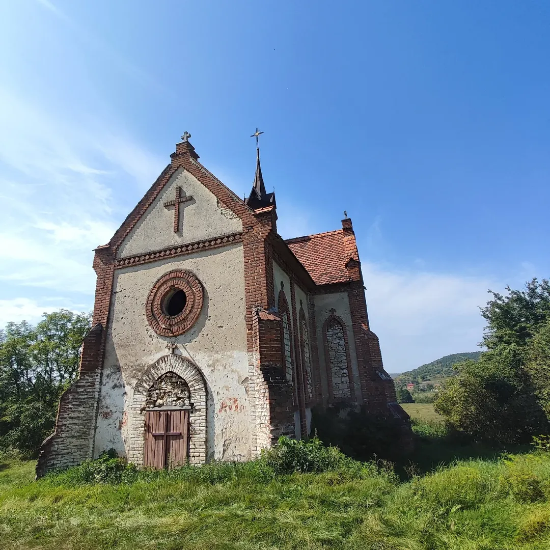 Костел на Instagram-світлинах